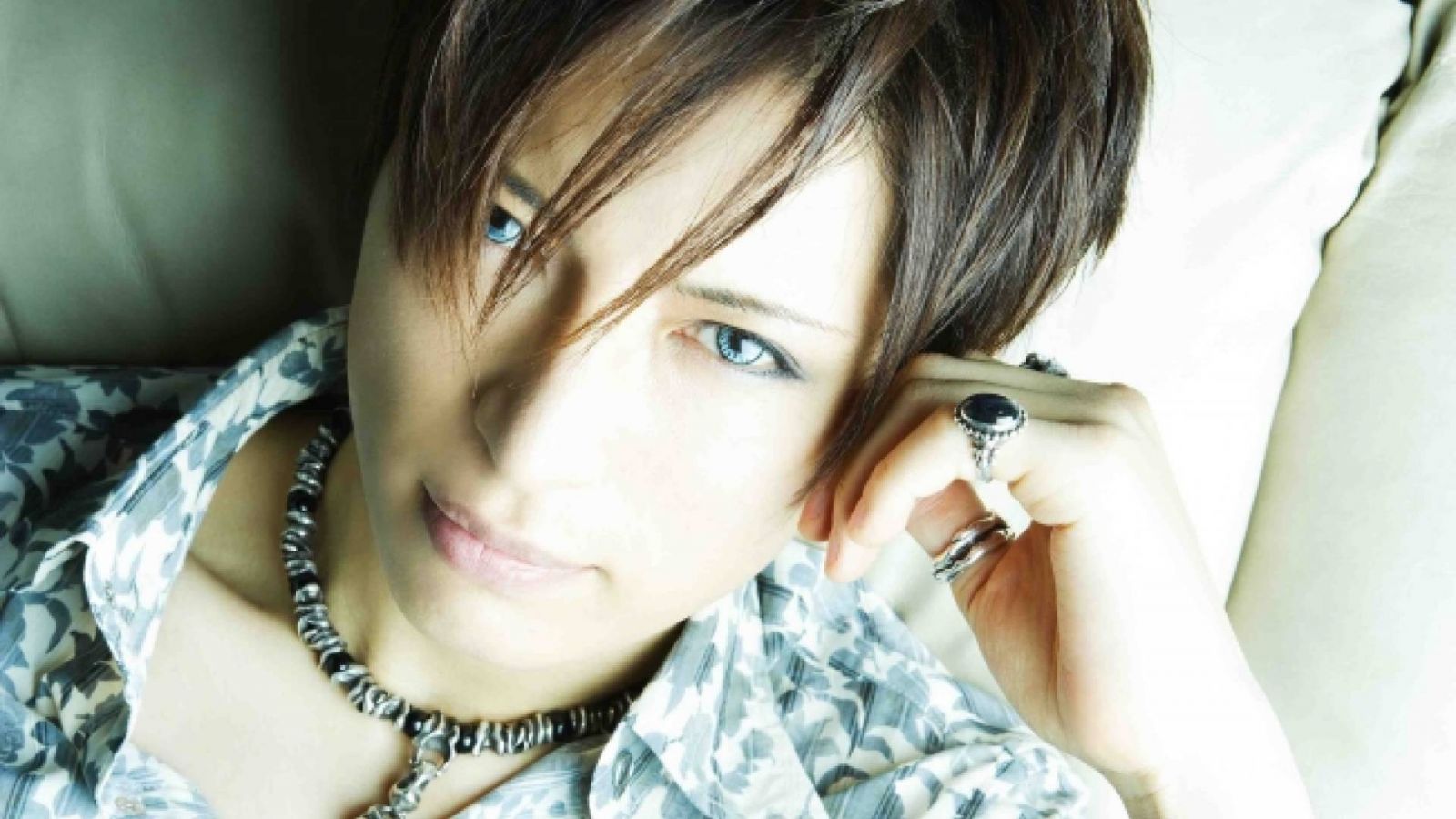 Gackt's Official MySpace Page © CROWN RECORDS