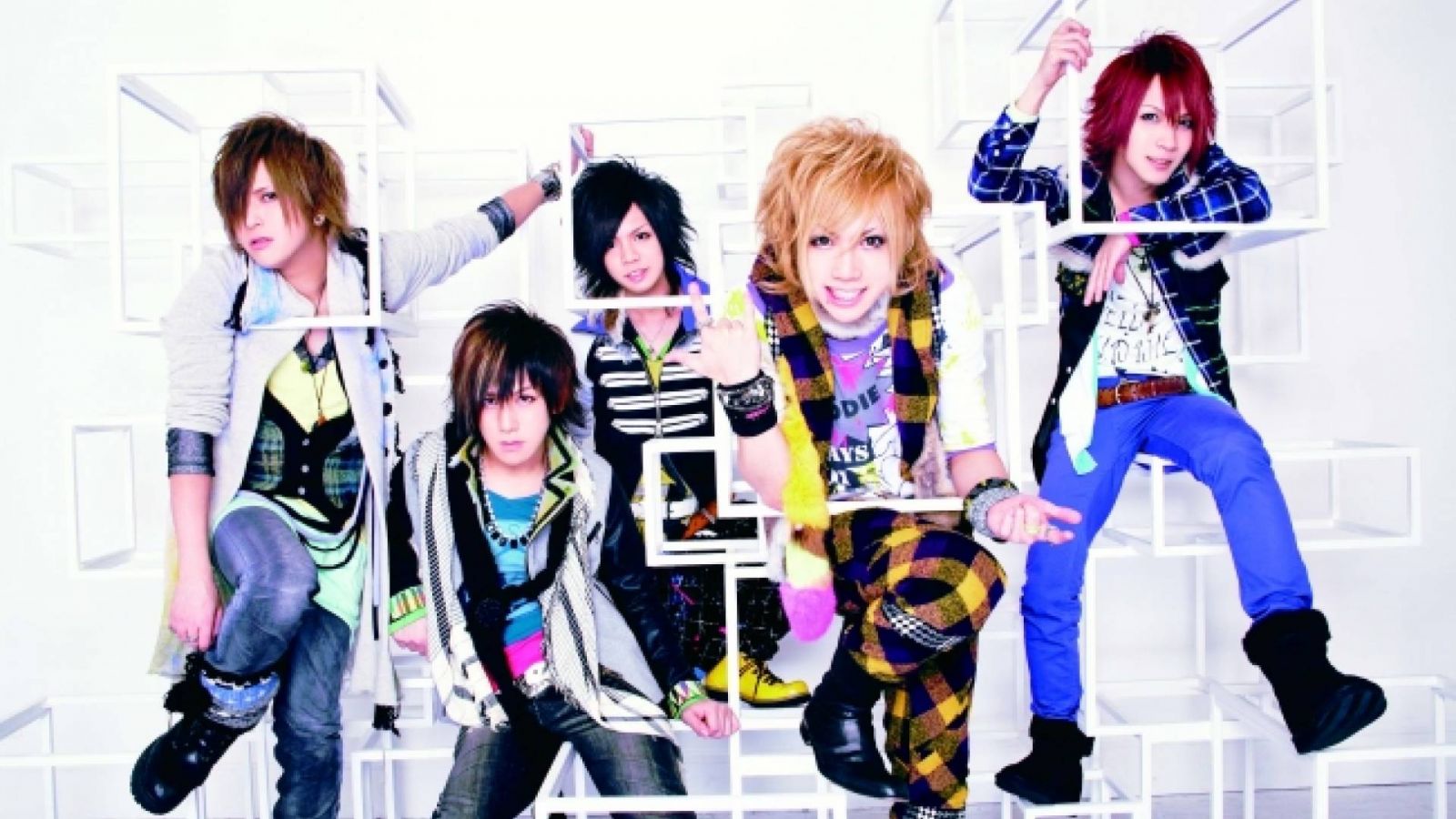 Visual Kei Photo Collection Available for Download on Ameba Blog © THE KIDDIE