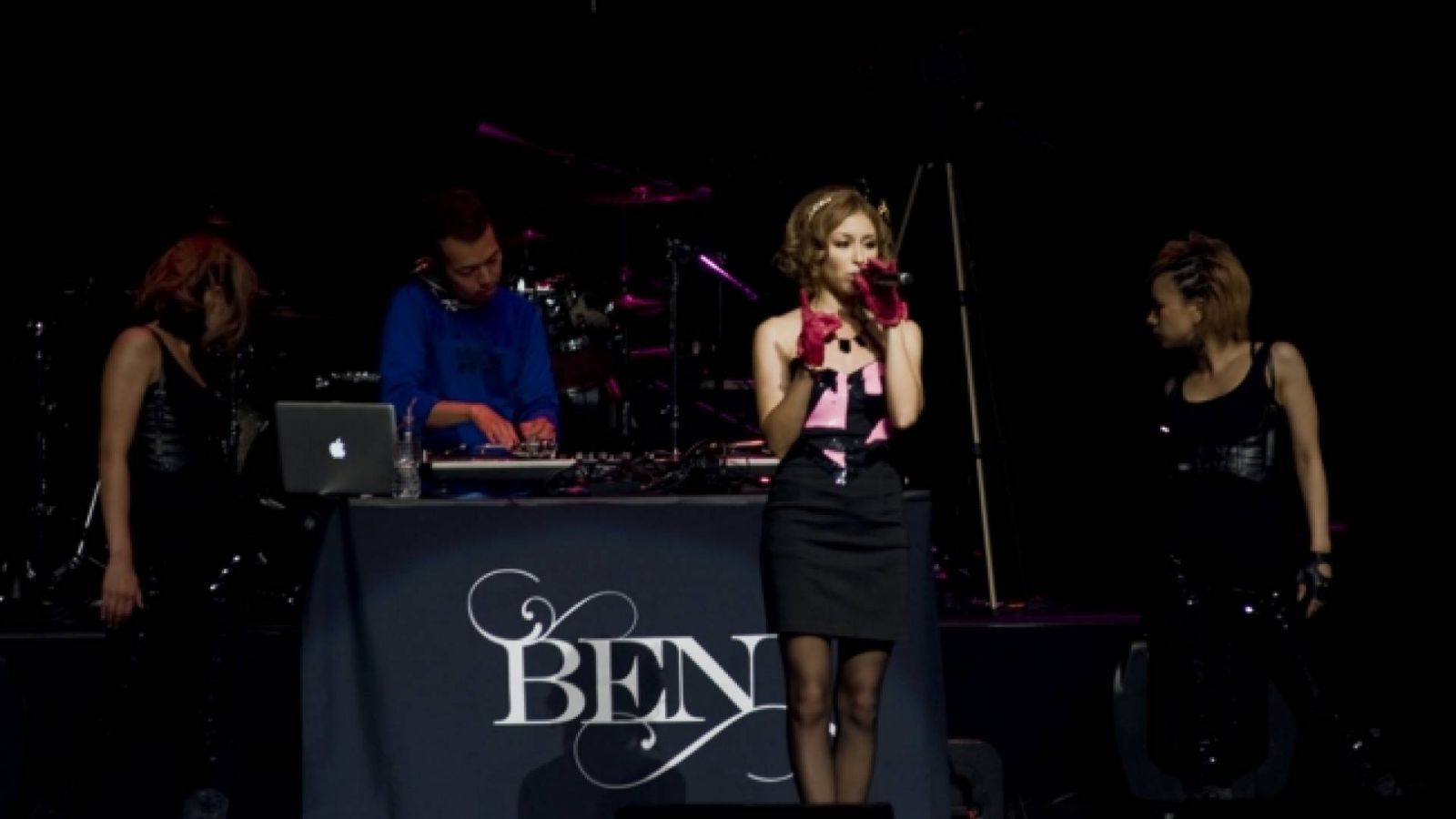 BENI at Anime Expo - Live and Panel Report © BENI - Valerie Durham
