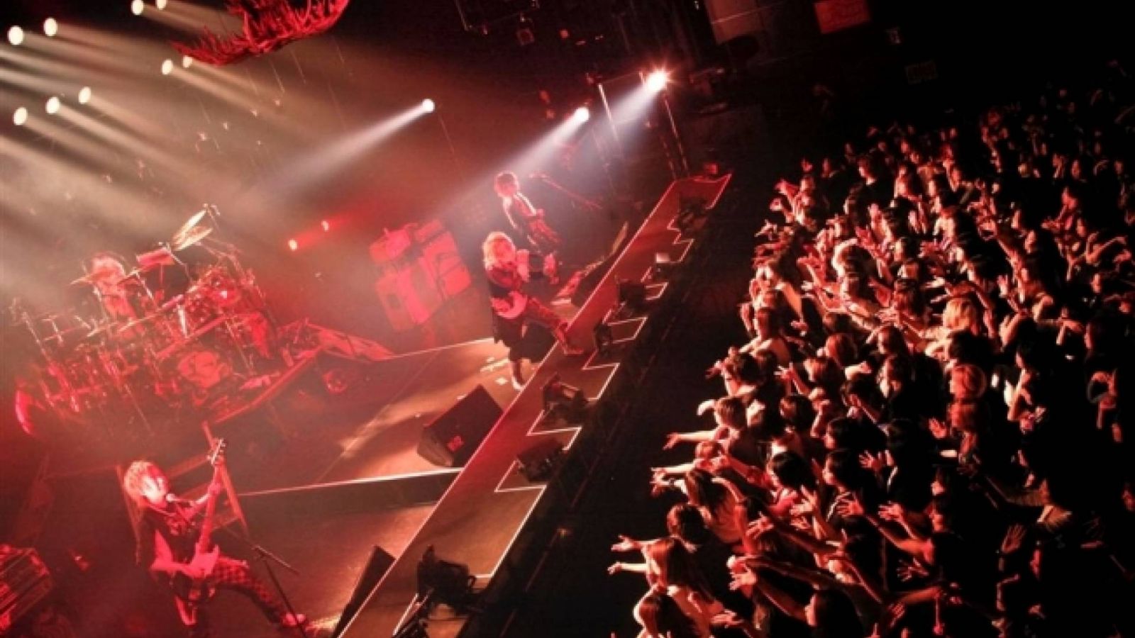 Финал тура Kra Tortilla 2011 на сцене Akasaka BLITZ © PS COMPANY Co. Ltd