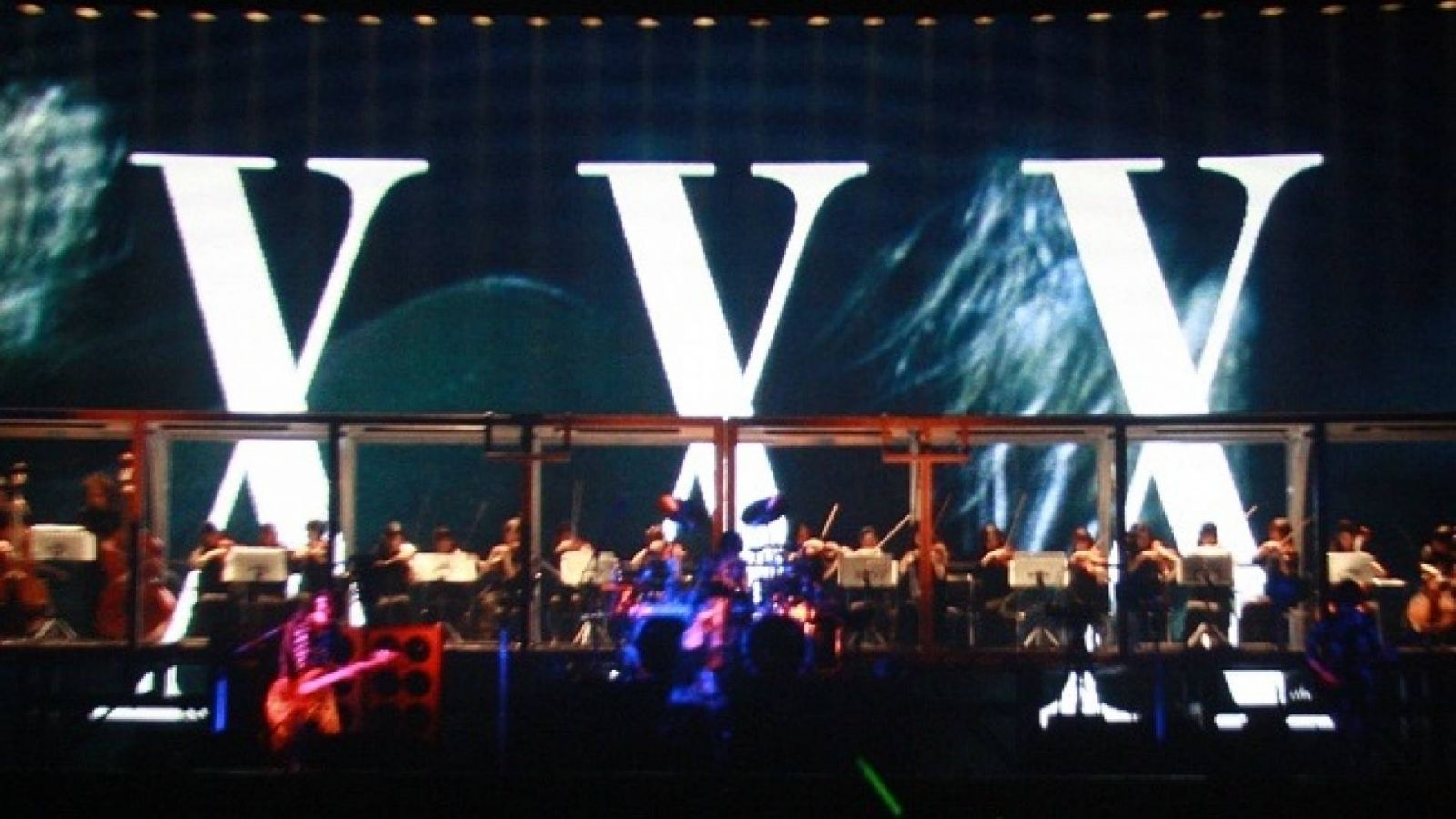 L'Arc~en~Ciel's First Concert in Indonesia © Epicentrum XXI
