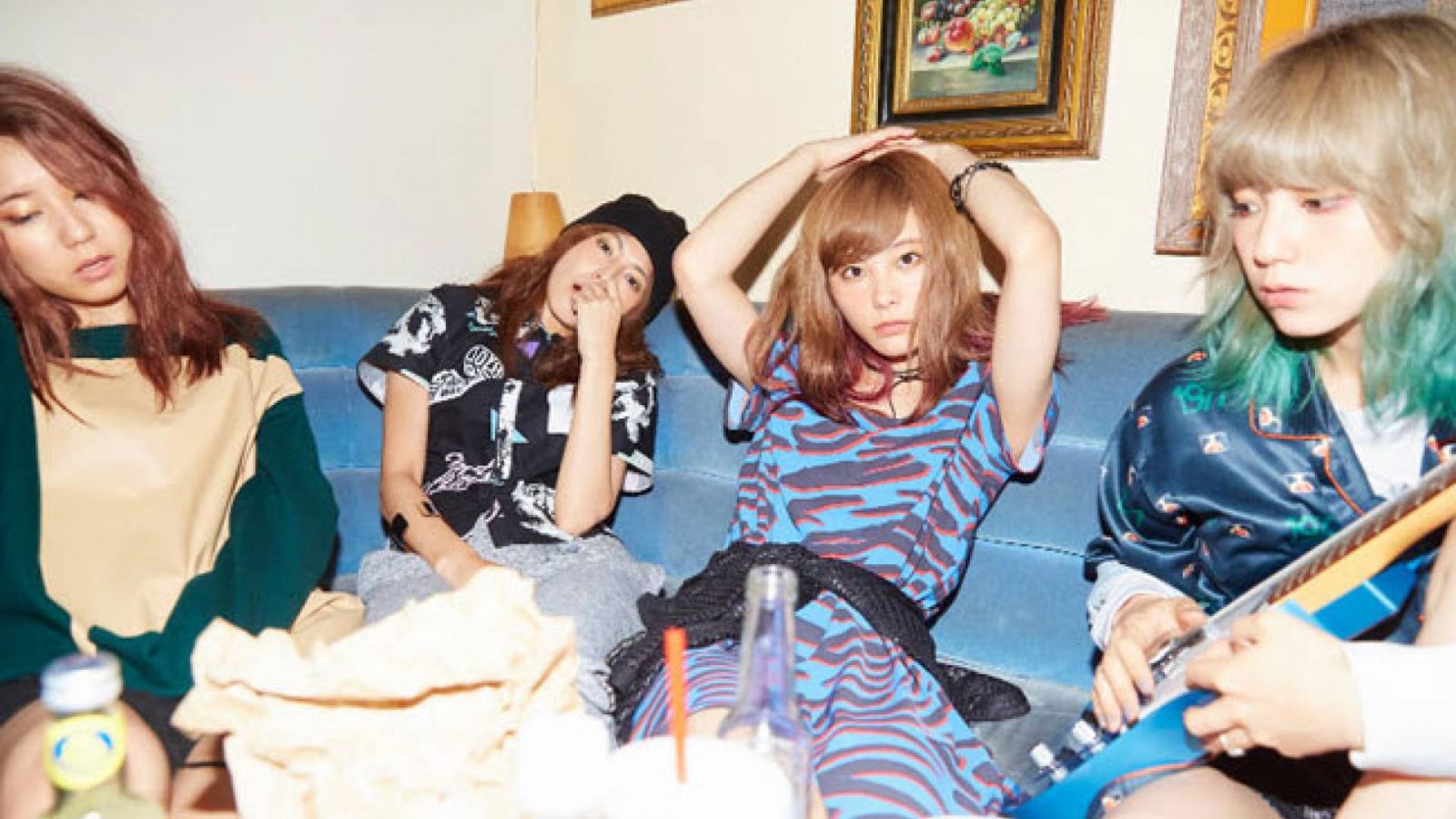 SCANDAL's Sisters Now Available in the UK and Europe © Epic Records Japan. All rights reserved.