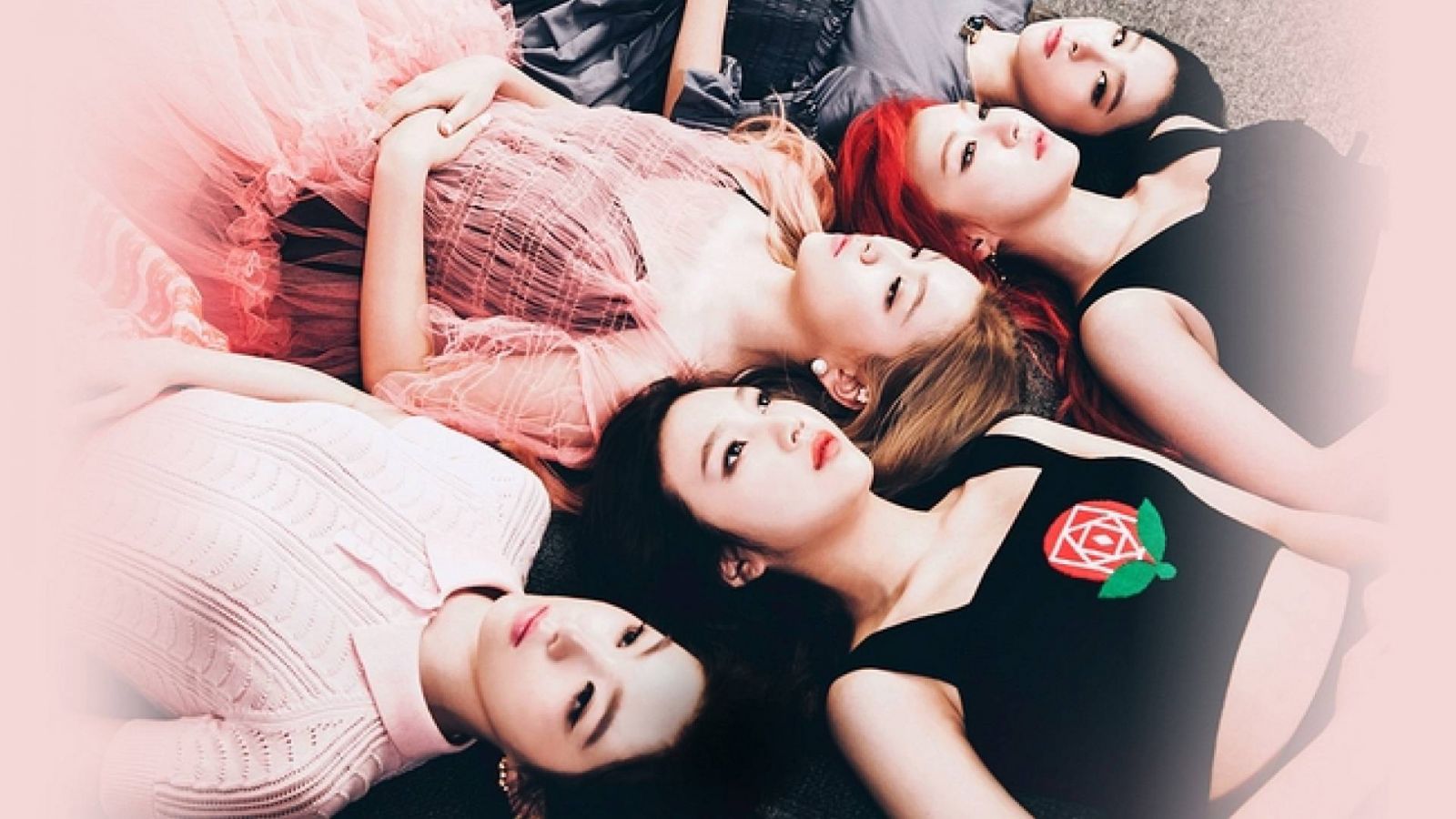 Red Velvet teki comebackin minialbumilla The Velvet © SMTOWN. ALl Rights Reserved.